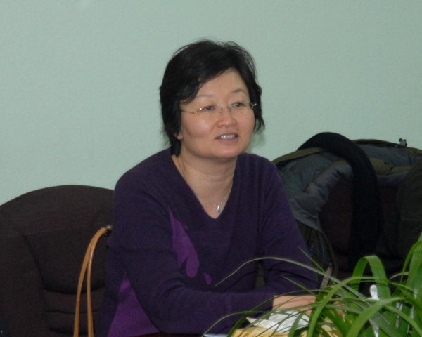 中国科学院人事教育局苗鸿副局长主持座谈会